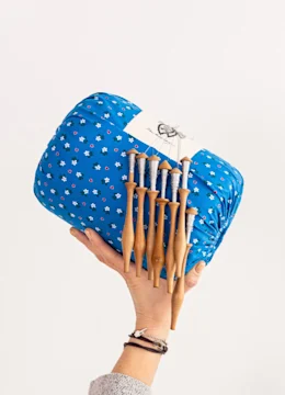 bula z obešenimi kleklji