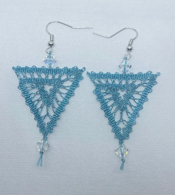 turkizni klekljani uhani s kristali